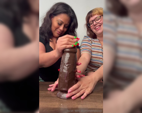 Sarah BBW Fantasy Toes aka Comefollowsarah OnlyFans - Watch how @tuffiearchqueen & I use our dick wrappers on this massive dildo in this video