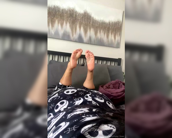 Sarah BBW Fantasy Toes aka Comefollowsarah OnlyFans - Stream started at 02152022 0724 pm Pose feet !!!