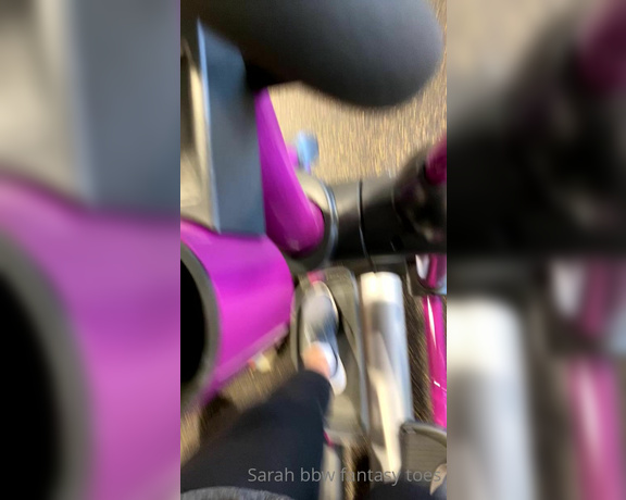 Sarah BBW Fantasy Toes aka Comefollowsarah OnlyFans - Gym feet