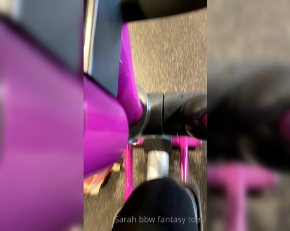 Sarah BBW Fantasy Toes aka Comefollowsarah OnlyFans - Gym feet