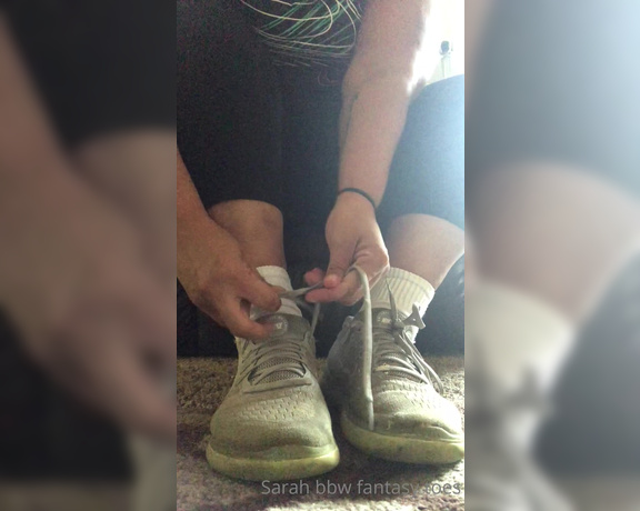 Sarah BBW Fantasy Toes aka Comefollowsarah OnlyFans - Wearing these gym shoes and time to take them off