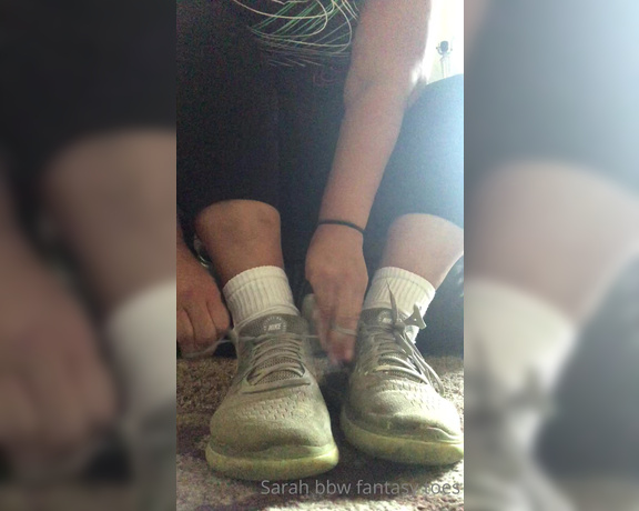 Sarah BBW Fantasy Toes aka Comefollowsarah OnlyFans - Wearing these gym shoes and time to take them off