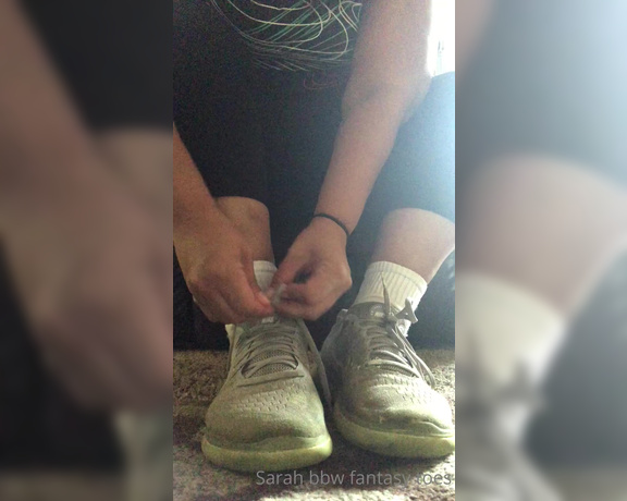 Sarah BBW Fantasy Toes aka Comefollowsarah OnlyFans - Wearing these gym shoes and time to take them off