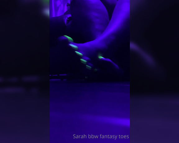 Sarah BBW Fantasy Toes aka Comefollowsarah OnlyFans - Enjoy my glow in the dark toes