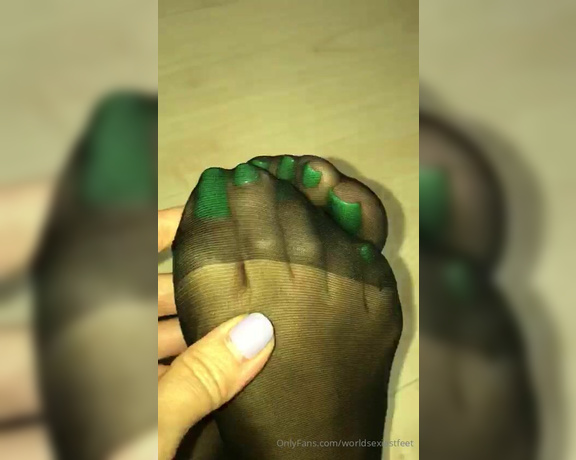 World sexiest feet aka Worldsexiestfeet OnlyFans - Found this old custom clip …not sure if you like but I just want to show my pedi though 1