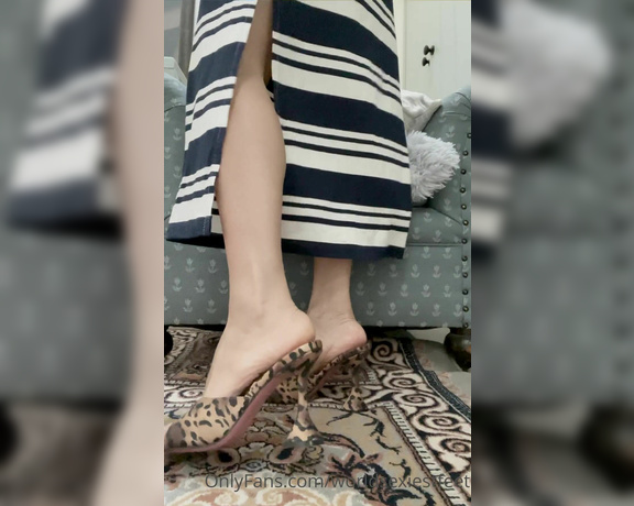 World sexiest feet aka Worldsexiestfeet OnlyFans - Full video is 8 mins Please dm me if you’re interested Not free