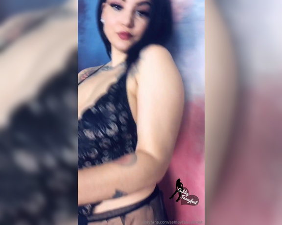 Ashleyfancyfetish aka Ashleyfancyfetish OnlyFans - A closer look at me in my sexy black lingerie don’t forget who your queen