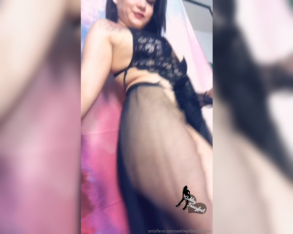 Ashleyfancyfetish aka Ashleyfancyfetish OnlyFans - A closer look at me in my sexy black lingerie don’t forget who your queen