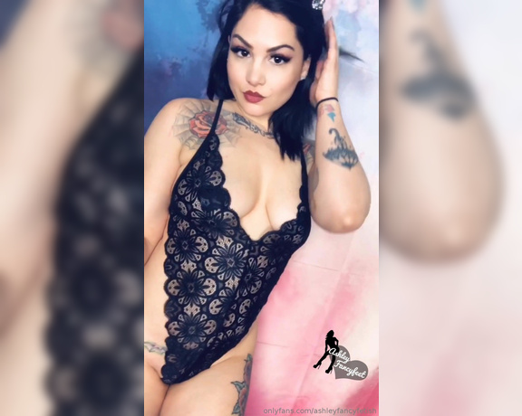 Ashleyfancyfetish aka Ashleyfancyfetish OnlyFans - A closer look at me in my sexy black lingerie don’t forget who your queen