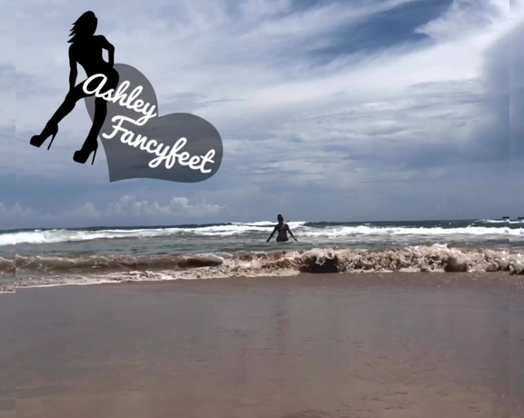 Ashleyfancyfetish aka Ashleyfancyfetish OnlyFans - #beachlife #gettingwet