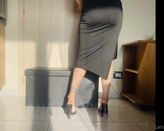 Lana Noccioli aka Lananoccioli OnlyFans - JOI Black Mule  PT Neste video estou tomando um vinho e usando meu vestido novo e junto com meus