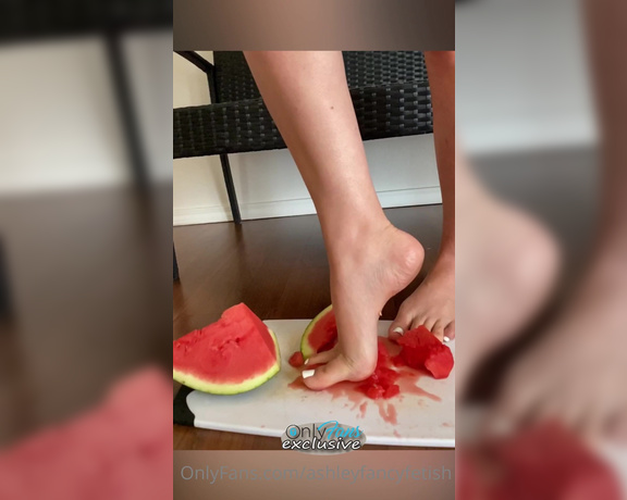 Ashleyfancyfetish aka Ashleyfancyfetish OnlyFans - Toesday Watermelon Crush