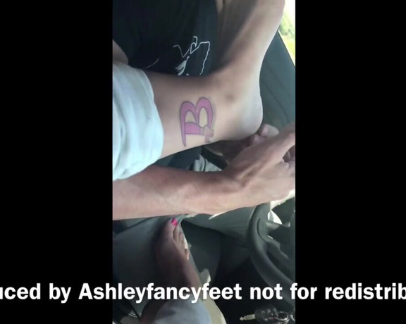 Ashleyfancyfetish aka Ashleyfancyfetish OnlyFans - I went LIVE on IG the other day And had my feet worshipped by my boyfriend Decided to post it here