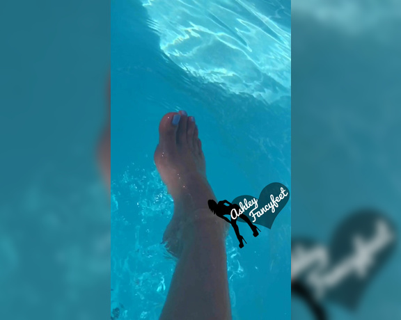 Ashleyfancyfetish aka Ashleyfancyfetish OnlyFans - Splash  how cute do my toes look