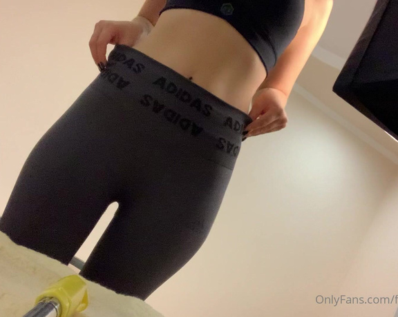 Goddess Kira aka Femgoddesskira OnlyFans - Kiss my ass and snuggle your nose to smell my mentstruation!