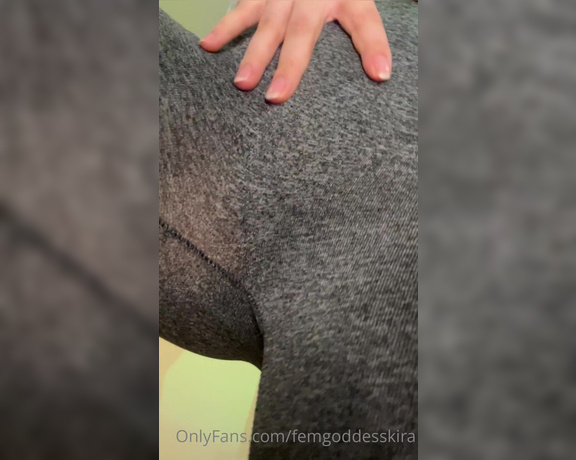 Goddess Kira aka Femgoddesskira OnlyFans - Mommy wants you to lick her ass!