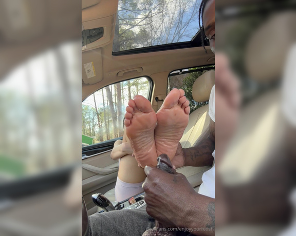 The Foot Worship Legend aka Enjoyyourfetish OnlyFans - @lustoverlyci Car FootJob Part 1