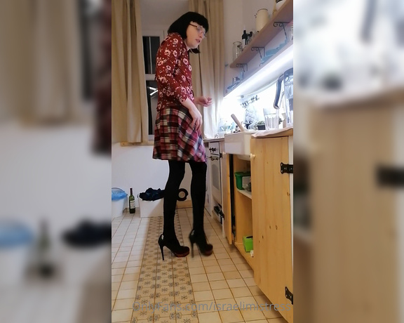 J.Sinner aka Israelimistress OnlyFans - My serving bitch in kitchen @sissytamarka