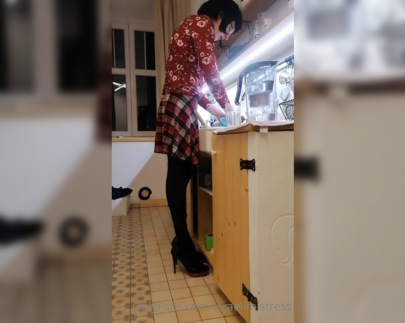 J.Sinner aka Israelimistress OnlyFans - My serving bitch in kitchen @sissytamarka