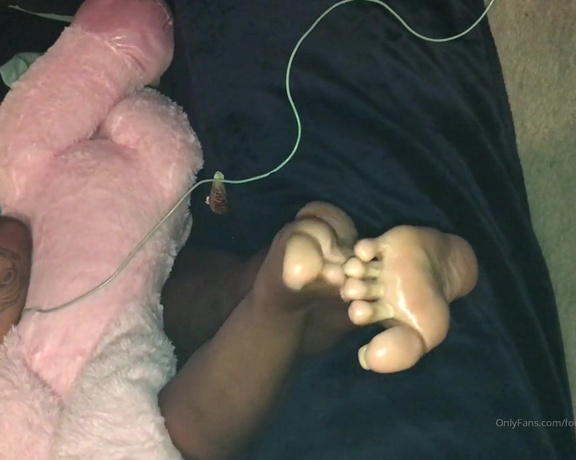 The Foot Worship Legend aka Enjoyyourfetish OnlyFans - @cinnstackz