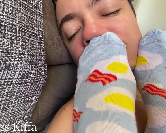 Kiffa Feet aka Kiffafeet OnlyFans - Heyy Ive just sent the extra full vdeo for my loyal fans who has the renew on, if you do not hav