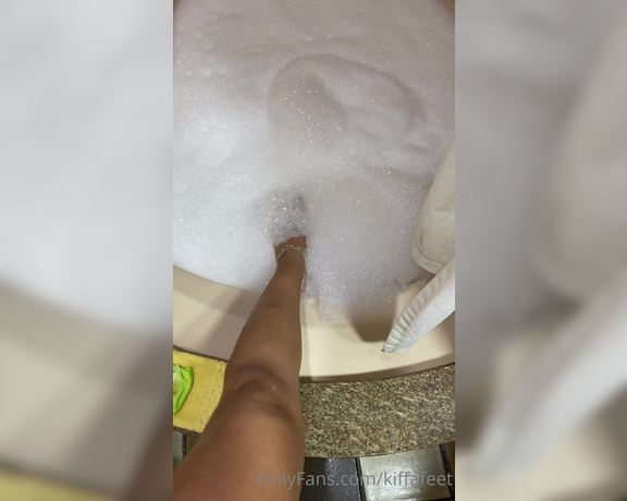 Kiffa Feet aka Kiffafeet OnlyFans - Bath tub