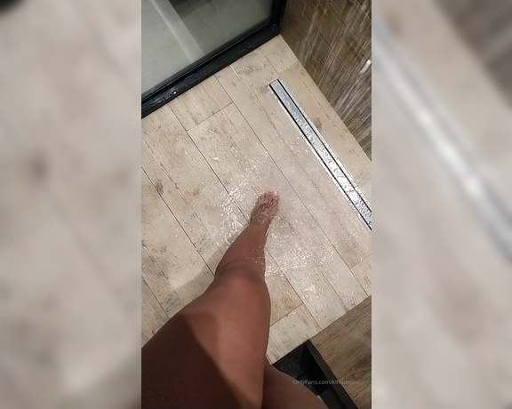 Kiffa Feet aka Kiffafeet OnlyFans - More one video for you on this week, Taking a shower I am back at home wowwww Pics everyday for