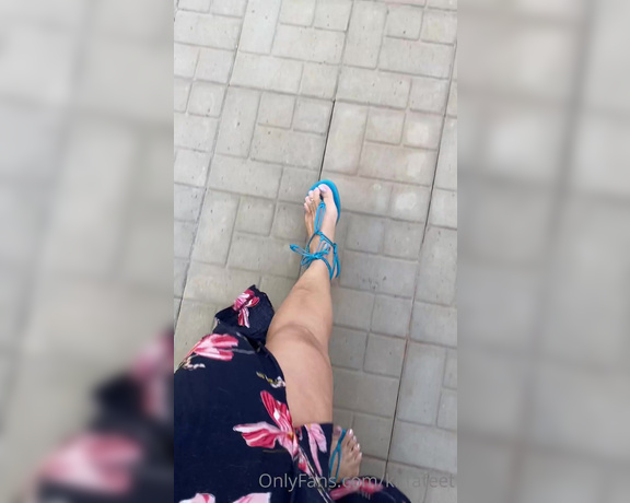 Kiffa Feet aka Kiffafeet OnlyFans - Good morning with my sexy legs and blue sandals