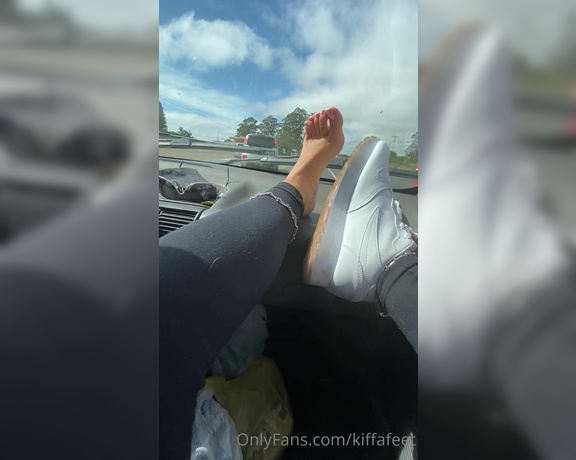 Kiffa Feet aka Kiffafeet OnlyFans - Sweaty and tired feet on the road Going to Sao Paulo Who wants to be here and give me a massage