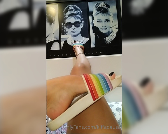 Kiffa Feet aka Kiffafeet OnlyFans - I sent this video on my whatsapp group Showing my legs, toes, archie and the melissas shoes