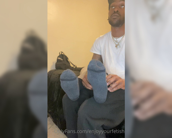 The Foot Worship Legend aka Enjoyyourfetish OnlyFans - Ugg Shoes And Sock Reveal Foot Massage With The Amazing @mytoestogo