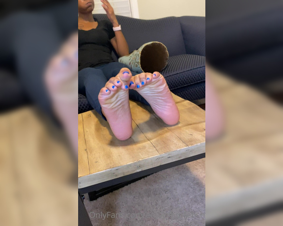 The Foot Worship Legend aka Enjoyyourfetish OnlyFans - Foot Play With @melanatedbossfeet Part 1