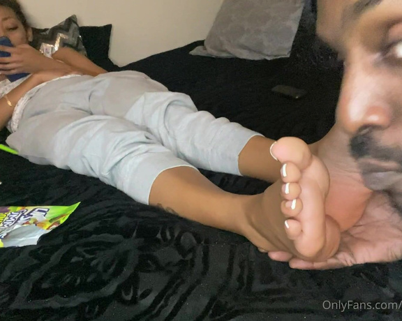 The Foot Worship Legend aka Enjoyyourfetish OnlyFans - Worshipping @tenlittoes French Tips with life saver sour gummy’s around her toes Part 5 Extended