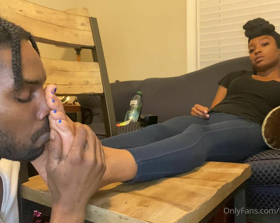 The Foot Worship Legend aka Enjoyyourfetish OnlyFans - Sniffing @melanatedbossfeet Part 2