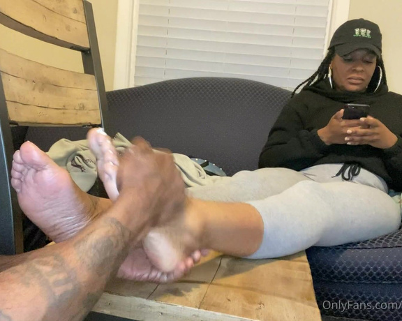 The Foot Worship Legend aka Enjoyyourfetish OnlyFans - Sensual Foot Massages With @mytoestogo Part 2