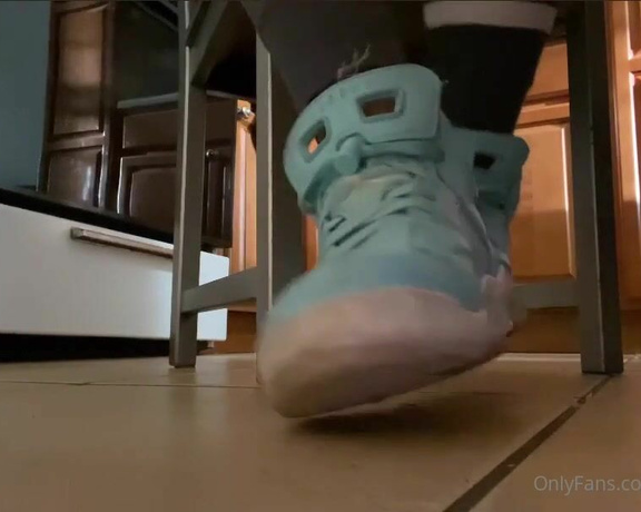 Vanity Mars VIP aka Vanitymarsvip OnlyFans - Tiffany Blue pedi smelly shoe removel