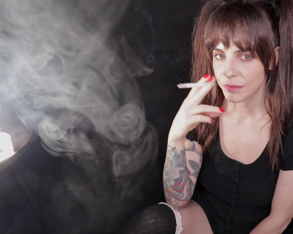 ManyVids - Dani Lynn - Cigarettes-and-Pigtails