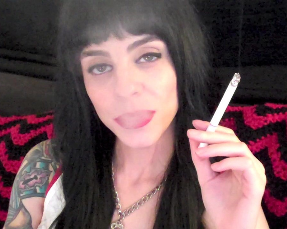 ManyVids - Dani Lynn - Smoking-in-White-Pants