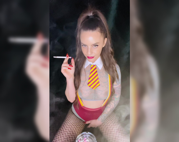 ManyVids - Dani Lynn - Smoking-Spellbinding-School-Girl