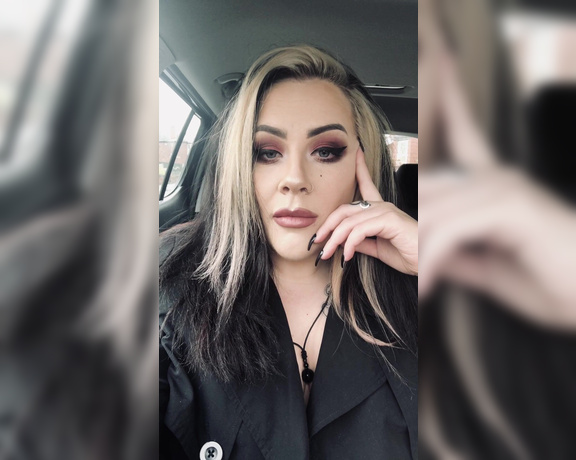 Goddess Goth aka Goddess_goth OnlyFans - The risks of driving