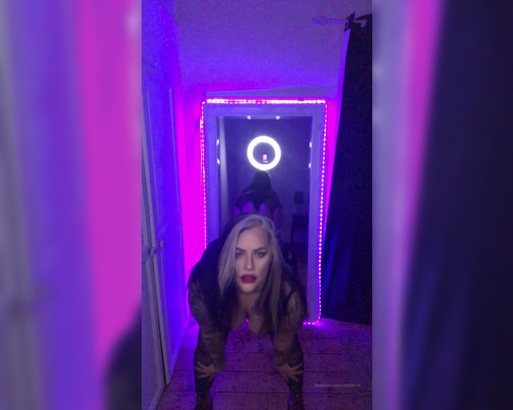 Goddess Goth aka Goddess_goth OnlyFans - Just felt like swaying to the music