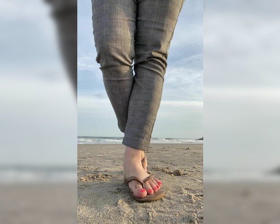 Anushka Velvet aka Anushkavelvet OnlyFans - Would you lick my sandy toes clean for me if nobody was watching! Or would you like them to watch!