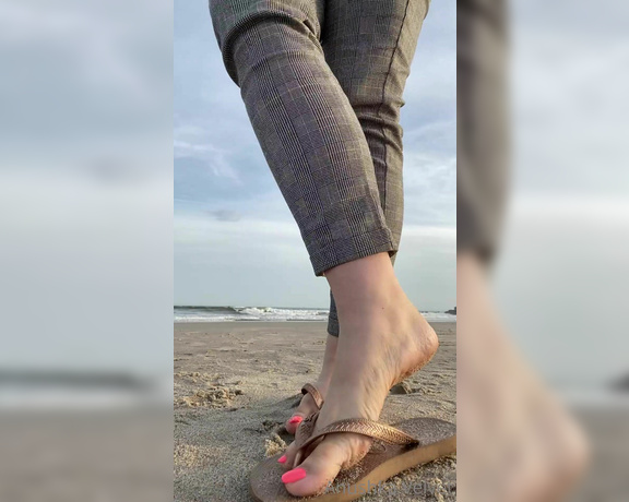 Anushka Velvet aka Anushkavelvet OnlyFans - Would you lick my sandy toes clean for me if nobody was watching! Or would you like them to watch!