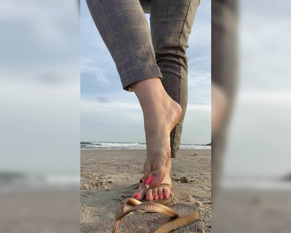 Anushka Velvet aka Anushkavelvet OnlyFans - Would you lick my sandy toes clean for me if nobody was watching! Or would you like them to watch!