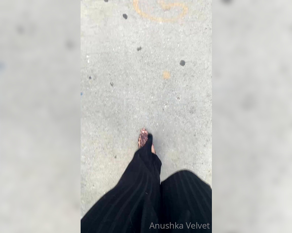 Anushka Velvet aka Anushkavelvet OnlyFans - Walk to the train with