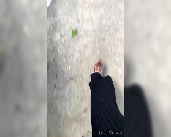 Anushka Velvet aka Anushkavelvet OnlyFans - Walk to the train with