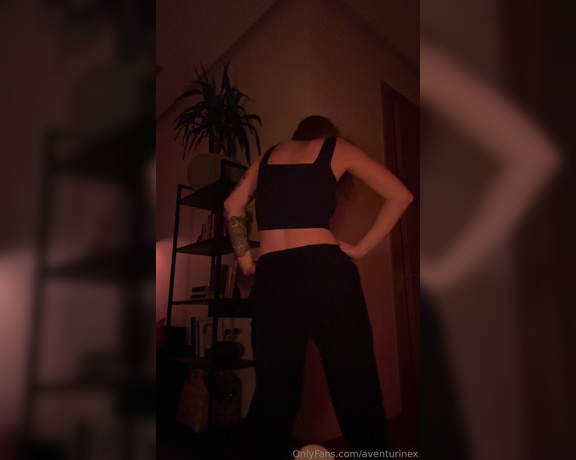 Goddess Aven aka Aventurinex OnlyFans - A little tease dance before sleep