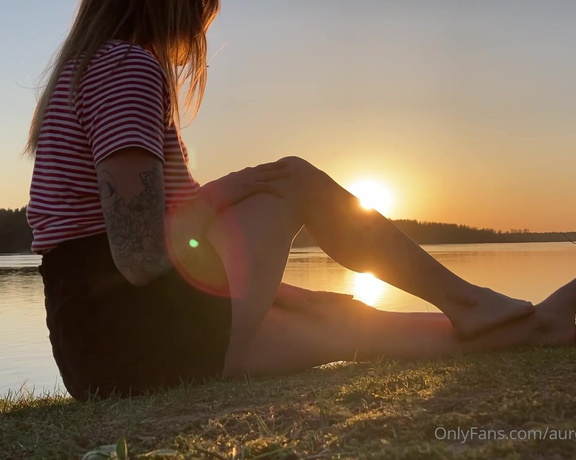 Goddess Aven aka Aventurinex OnlyFans - Sungazing barefoot with a little titty flash