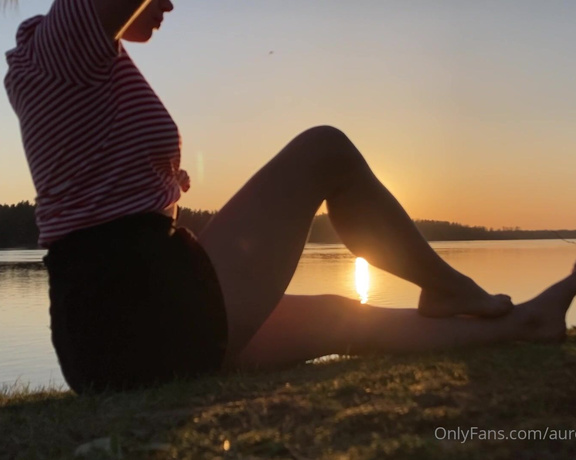 Goddess Aven aka Aventurinex OnlyFans - Sungazing barefoot with a little titty flash