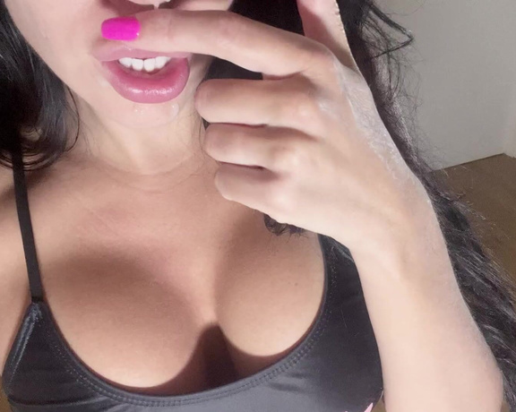 Pretty in Pink aka Prettyinpinkxoxofficial OnlyFans - Do I look cute with cum on my face 2